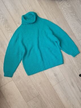 Turtleneck Knit Sweater in Teal